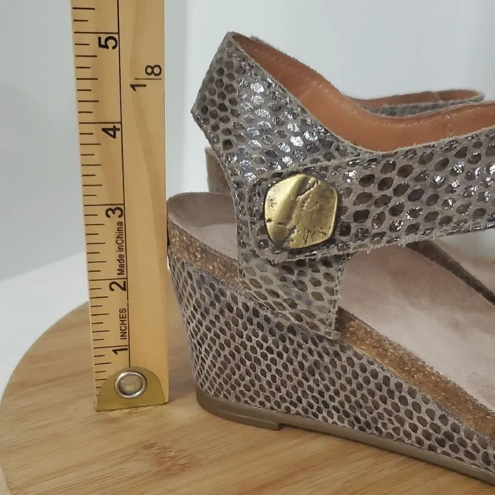 Taos Footwear Festival Snakeskin Taupe Leather Wedge  Sandals Women's Size EU 39
